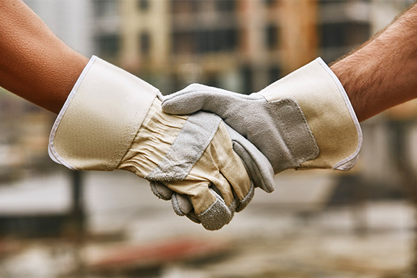 Guantes de seguridad en múltiples sectores: protección esencial para cada industria